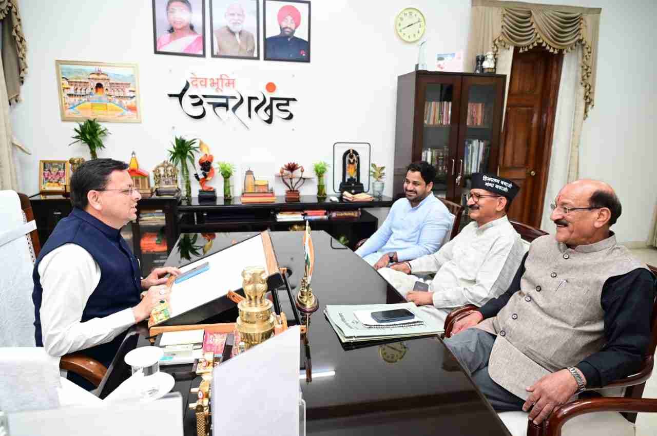 बिग ब्रेकिंग:- मुख्यमंत्री धामी से स्वास्थ्य मंत्री सुबोध उनियाल एवं विधायक किशोर उपाध्याय ने की भेंट