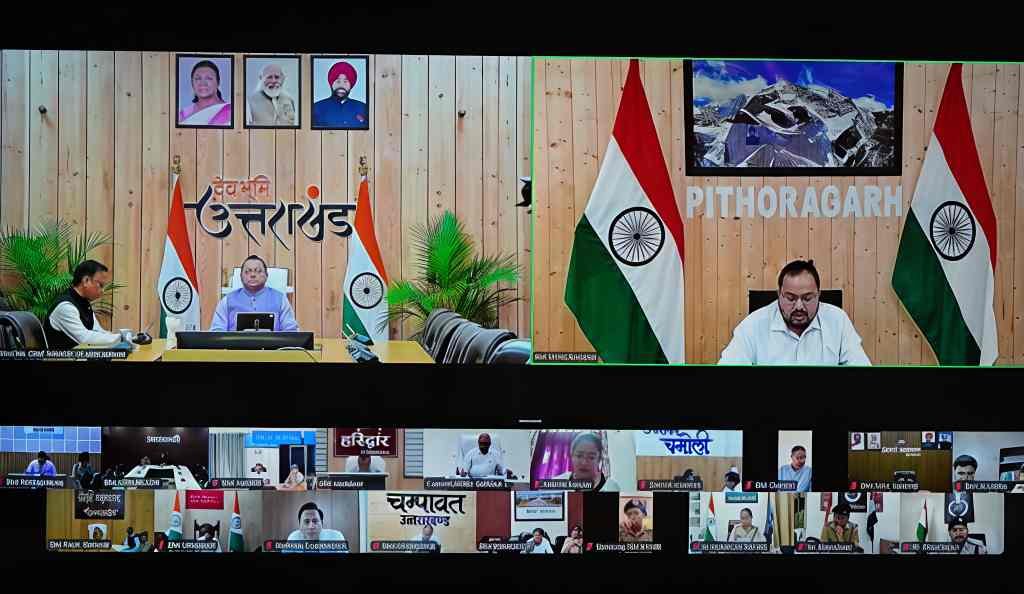 बिग ब्रेकिंग:- मुख्यमंत्री धामी ने समस्त जिलाधिकारियों के साथ की वर्चुअल बैठक